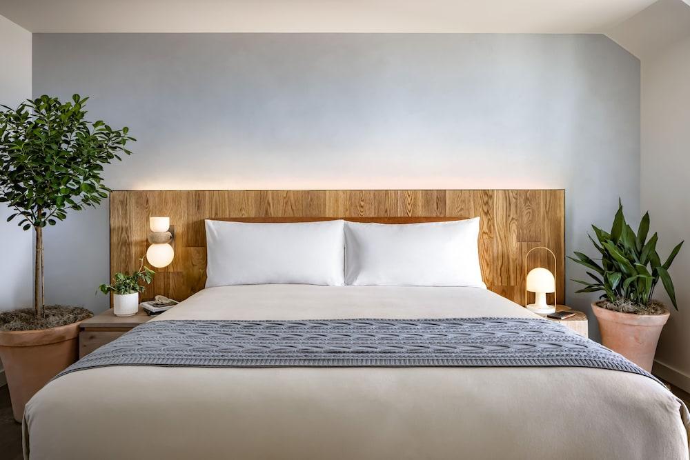 1 Hotel Toronto Room Type - Studio, 1 King Bed