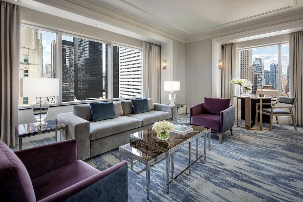 The St. Regis Toronto Room Type - Deluxe Suite, 1 Bedroom, City View (Corner) The St. Regis Toronto Room Type - Deluxe Suite, 1 Bedroom, City View (Corner)