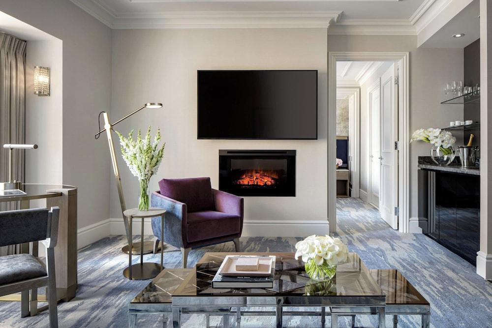 The St. Regis Toronto Room Type - Superior Suite, 1 Bedroom, City View