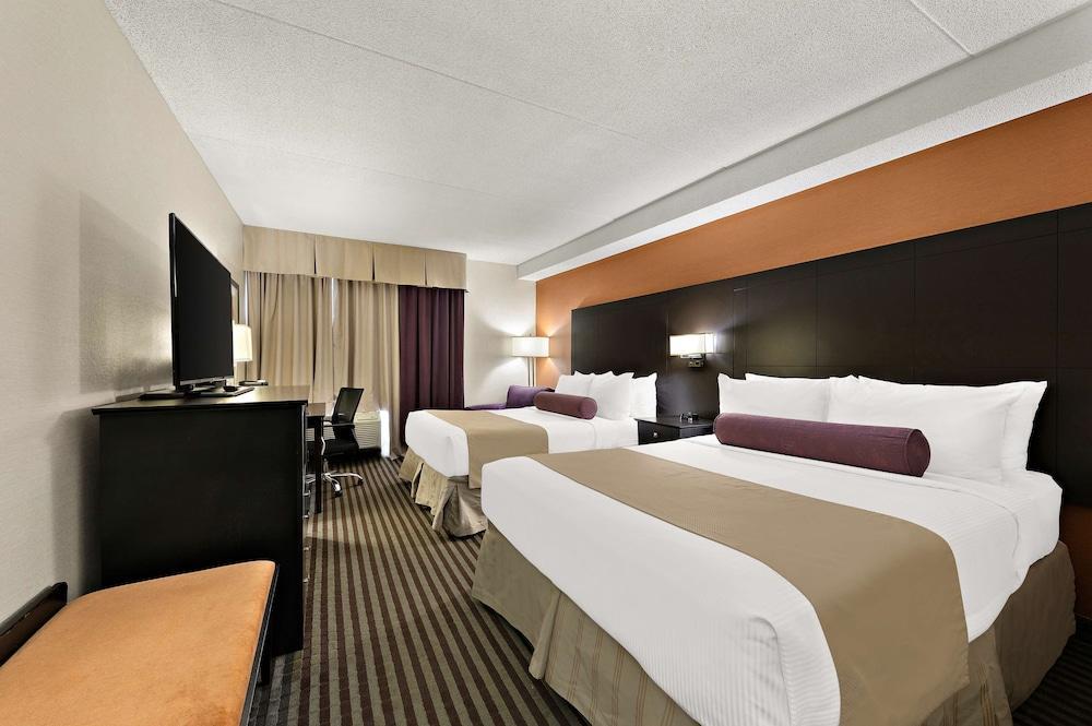 Best Western Plus Toronto North York Hotel & Suites Room Type - Standard Room, 2 Queen Beds, Non Smoking, Refrigerator & Microwave