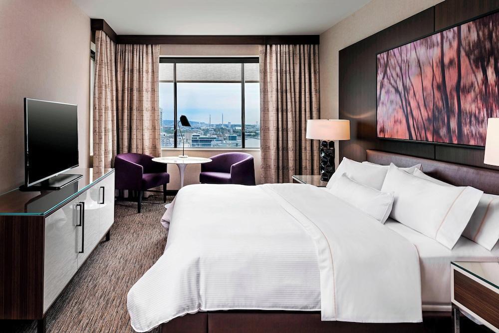 The Westin Harbour Castle, Toronto - Tap to explore photos