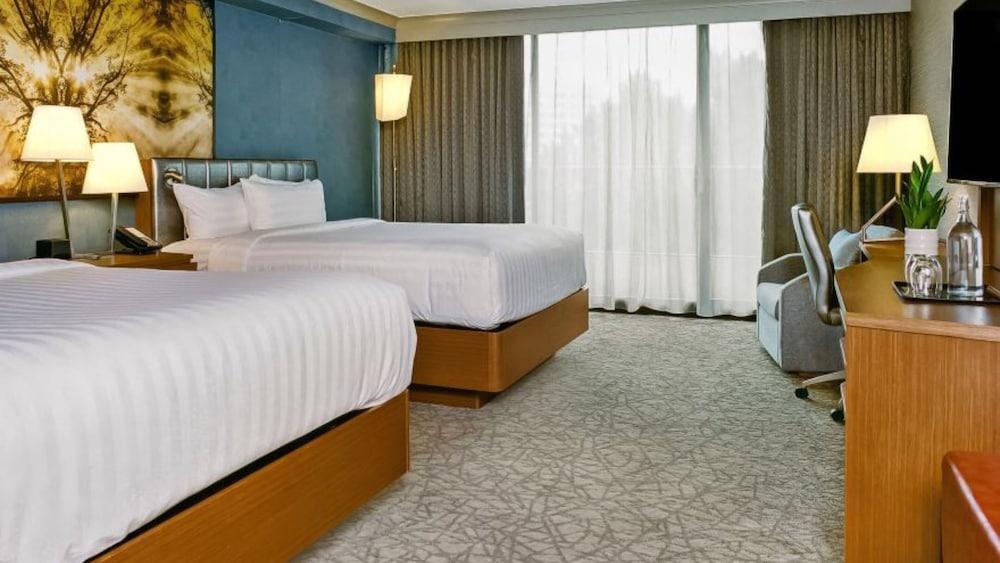 Pan Pacific Toronto Room Type - Standard Room