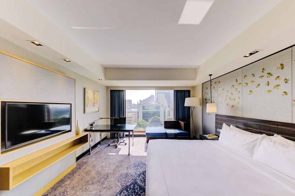 Cinnamon Grand Hotel Room Type - Executive Room