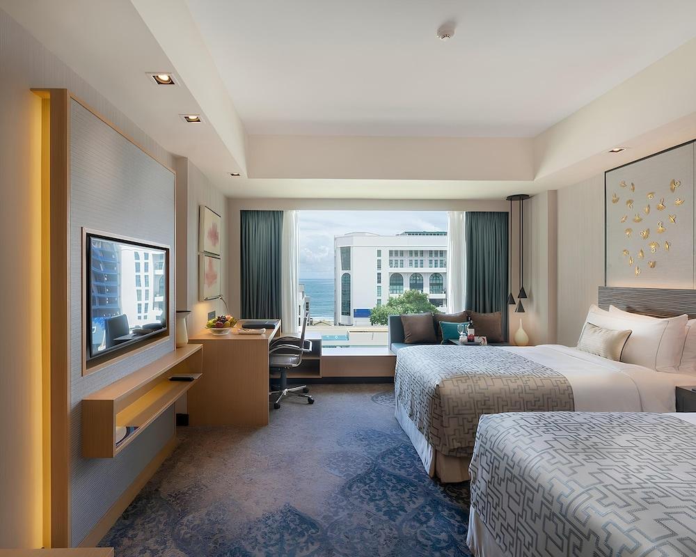 Cinnamon Grand Hotel Room Type - Deluxe Twin Room City View Cinnamon Grand Hotel Room Type - Deluxe Twin Room City View