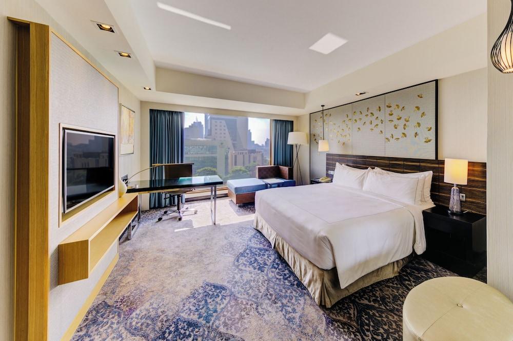 Cinnamon Grand Hotel Room Type - Executive Twin Room