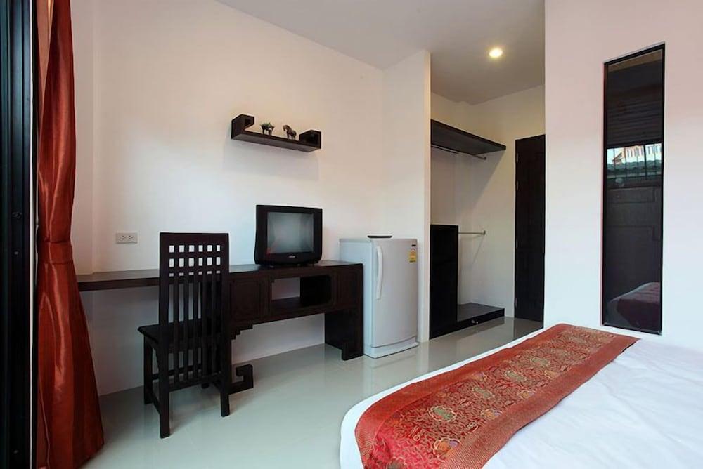 Karon Sino House - Tap to explore photos