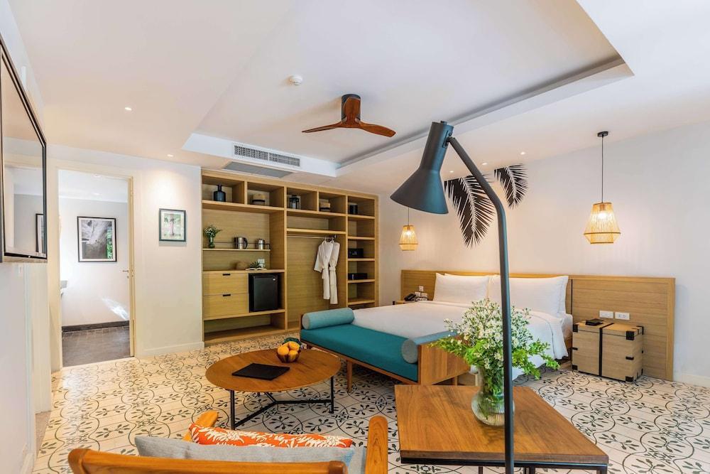 Outrigger Surin Beach Resort Room Type - Studio, 1 King Bed, Balcony (Surin)