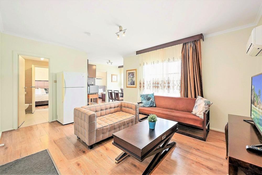 Eltham Gateway Hotel Room Type - Comfort Two-bedroom Family Suite Eltham Gateway Hotel Room Type - Comfort Two-bedroom Family Suite