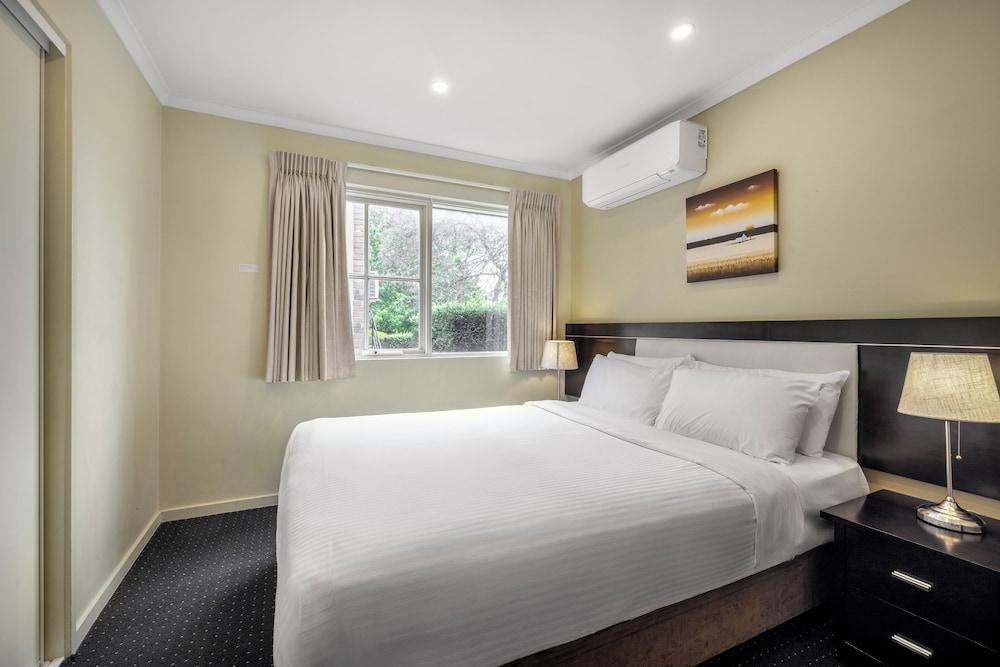 Best Western Plus Buckingham International Room Type - Three Bedroom Apartment Best Western Plus Buckingham International Room Type - Three Bedroom Apartment