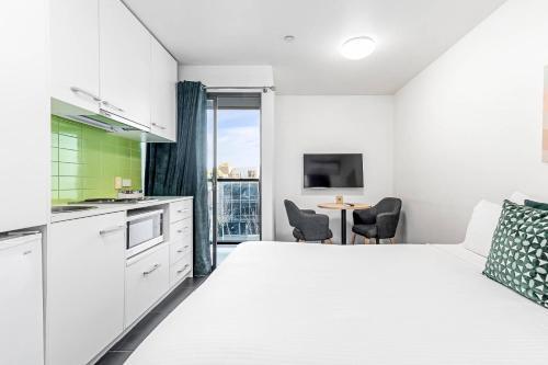 Quality Apartments North Melbourne - Tap to explore photos