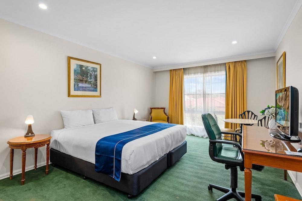 Rowville International Hotel - Tap to explore photos