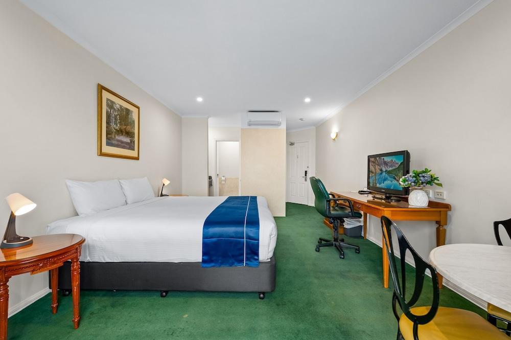 Rowville International Hotel - Tap to explore photos