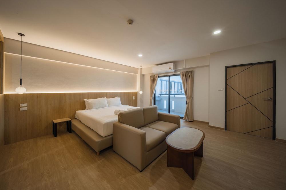 Mintara Hotel Room Type - Superior Room, 1 King Bed