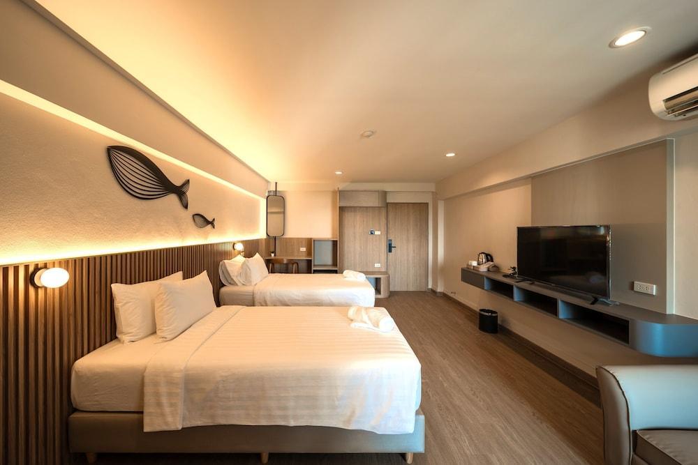 Mintara Hotel Room Type - Deluxe Twin Room, 2 Twin Beds