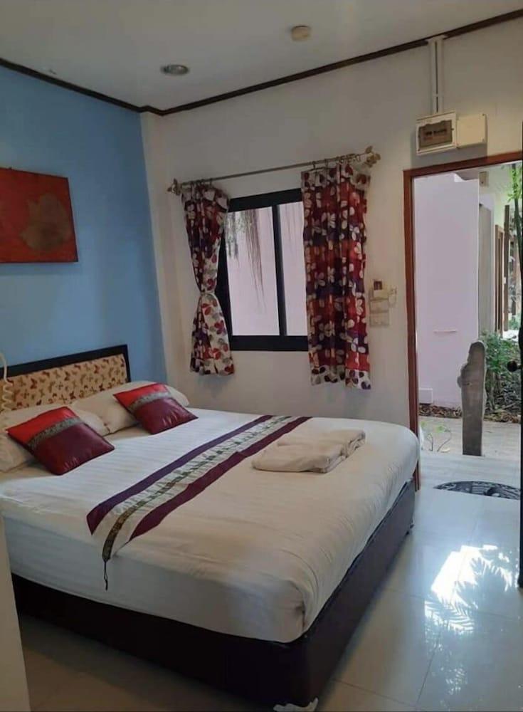 Ploykhumthong Boutique Resort Room Type - Standard Room (Pets not allowed)