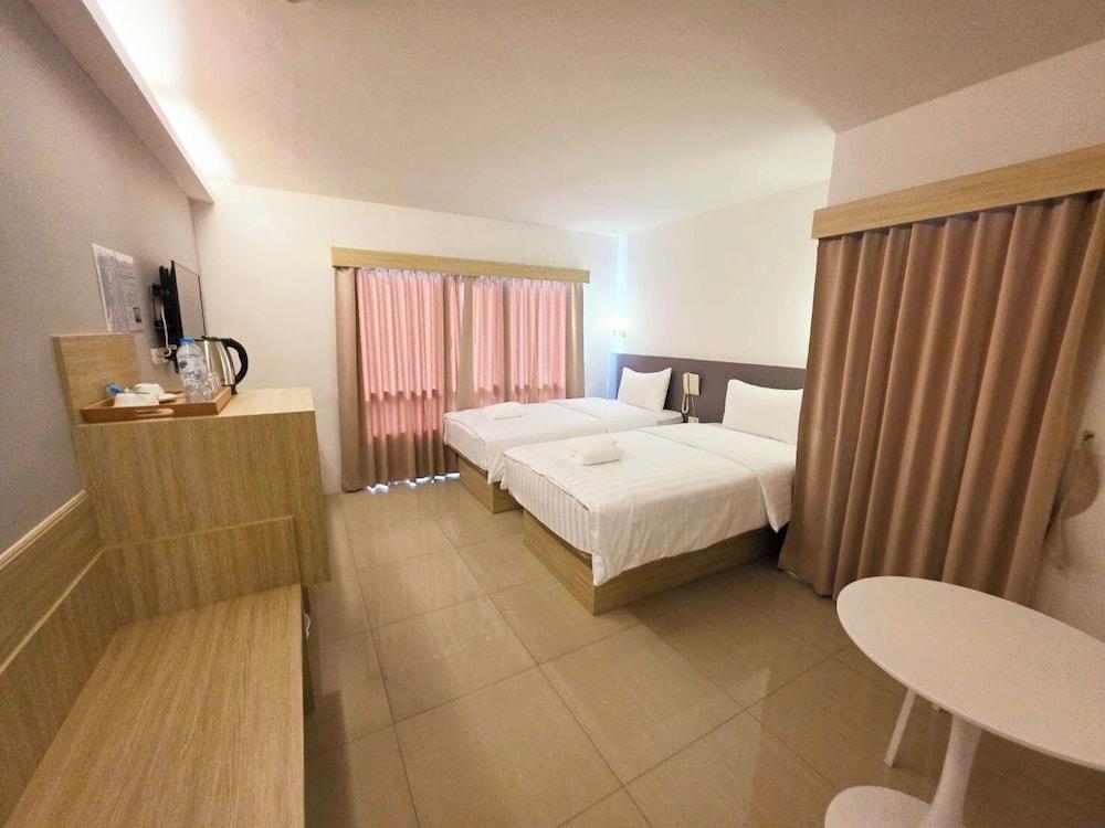 Prom Ratchada Hotel Room Type - Standard Twin Tower1