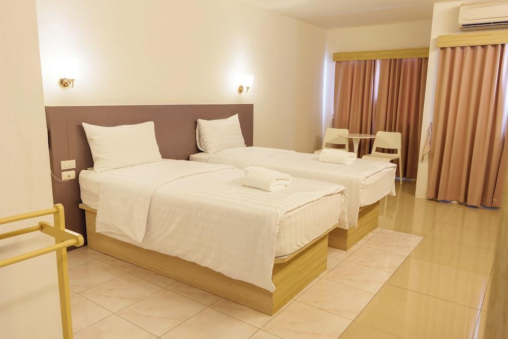 Prom Ratchada Hotel Room Type - Superior Twin Tower1