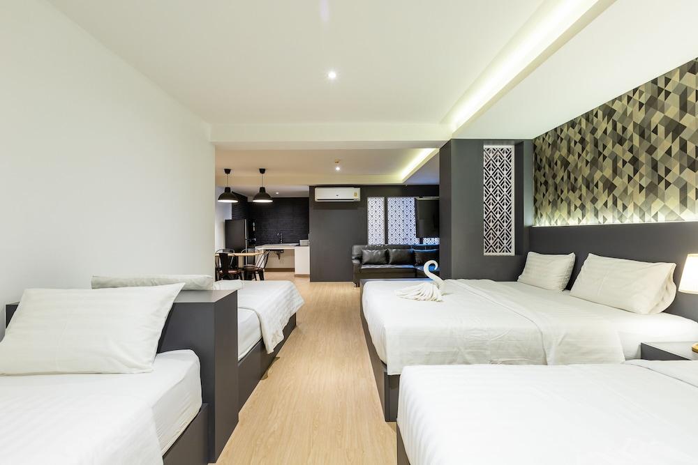 Siam Star Hotel Room Type - Family Room, Multiple Beds, 2 Bathrooms