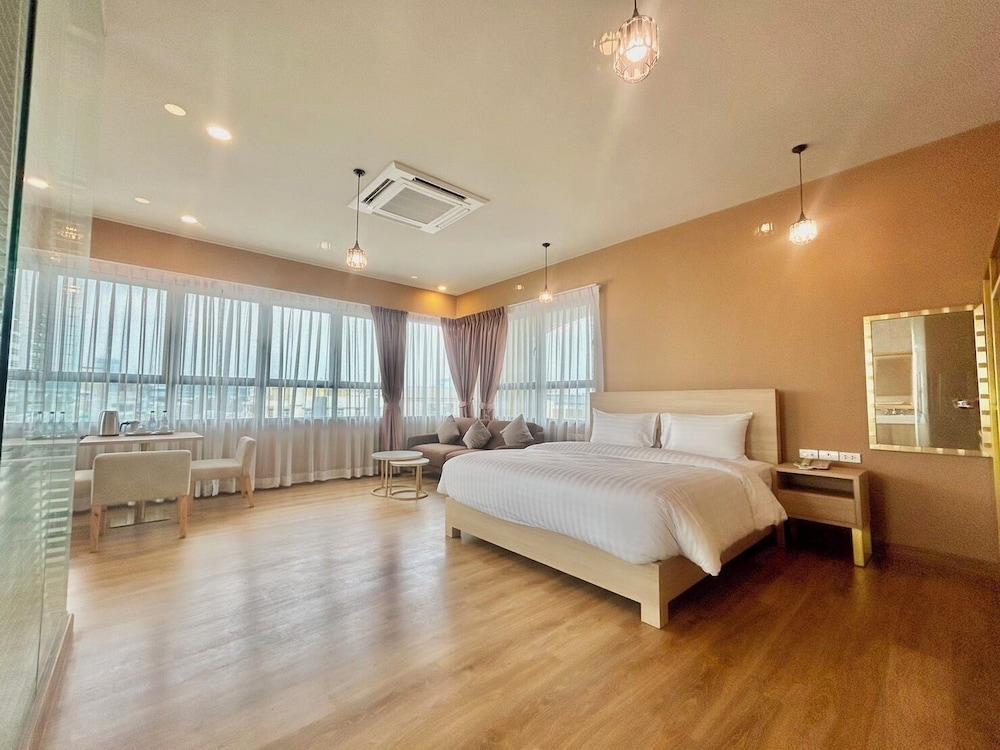 Siri Oriental Bangkok Hotel Room Type - Classic Double Room, 1 King Bed