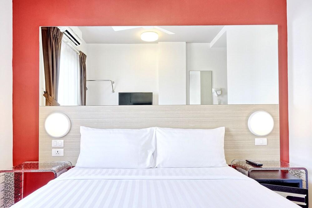 Easy Planet Bangkok Asoke Room Type - Standard Double Room