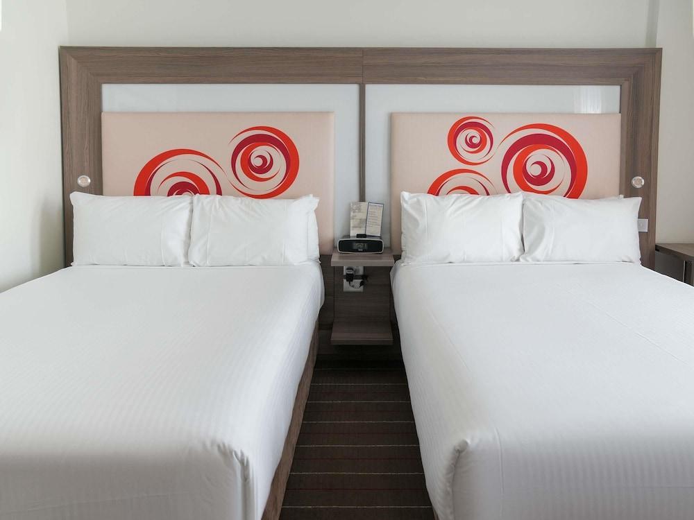 Novotel Melbourne Glen Waverley Room Type - Standard Room 2 Double Beds