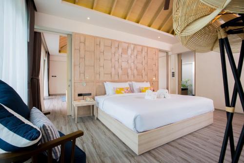Mandarava Resort and Spa Karon Beach - Tap to explore photos
