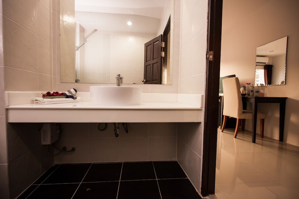 Grande Elegance Serviced Apartment - Tap to explore photos