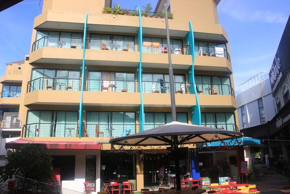 Must Sea Hotel Kata - Tap to explore photos