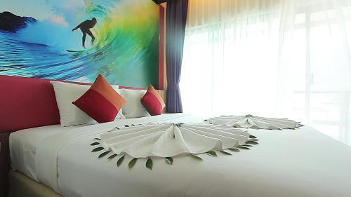 Must Sea Hotel Kata - Tap to explore photos