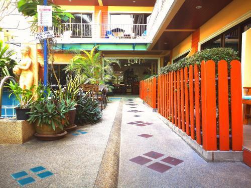 Seven Seas Hotel - Tap to explore photos