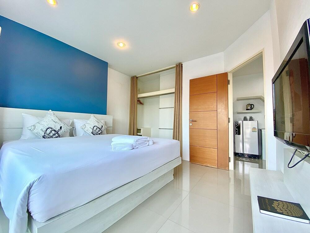 The Palms Residence Room Type - Junior Studio