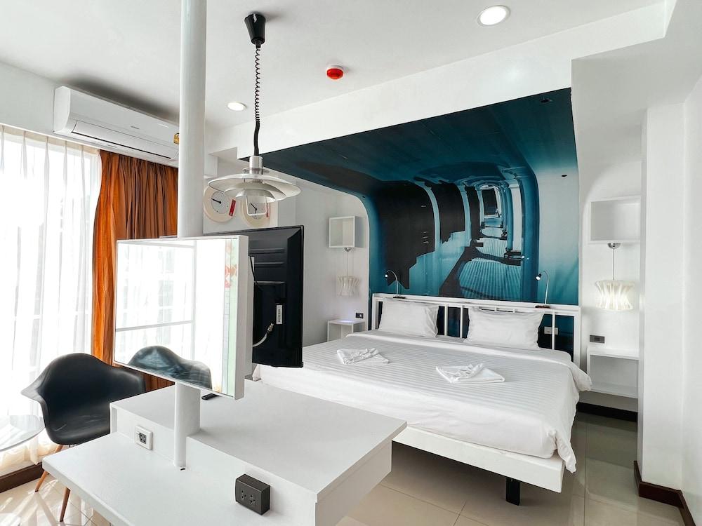 The Color Kata Beach Room Type - Superior Double Room