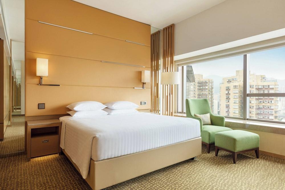 Courtyard by Marriott Hong Kong Sha Tin - Tap to explore photos