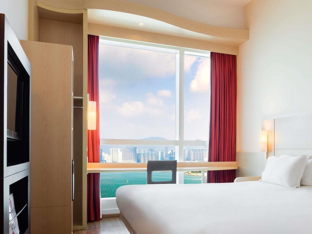 ibis Hong Kong Central And Sheung Wan Room Type - Standard Room, 1 Queen Bed, Harbor View