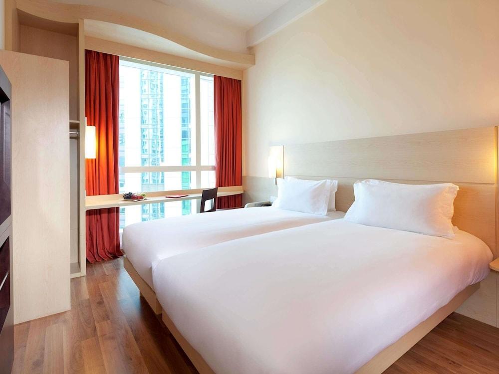 ibis Hong Kong Central And Sheung Wan Room Type - Standard Room, 2 Twin Beds, City View ibis Hong Kong Central And Sheung Wan Room Type - Standard Room, 2 Twin Beds, City View