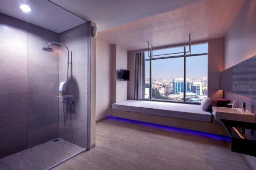 Grand Mercure Jakarta Harmoni - Tap to explore photos