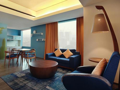 Mercure Jakarta Simatupang - Tap to explore photos
