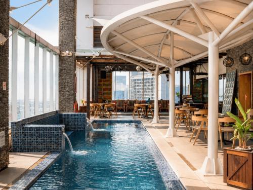 Mercure Jakarta Simatupang - Tap to explore photos