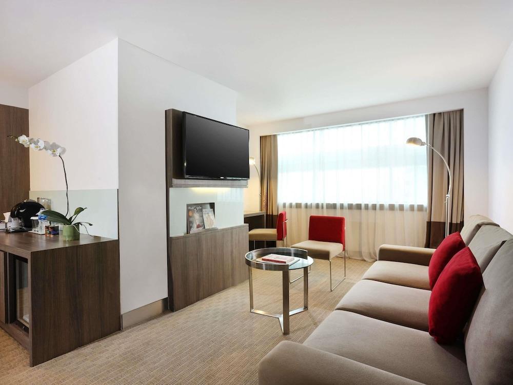 Novotel Jakarta Gajah Mada Room Type - Superior Suite, 1 King Bed
