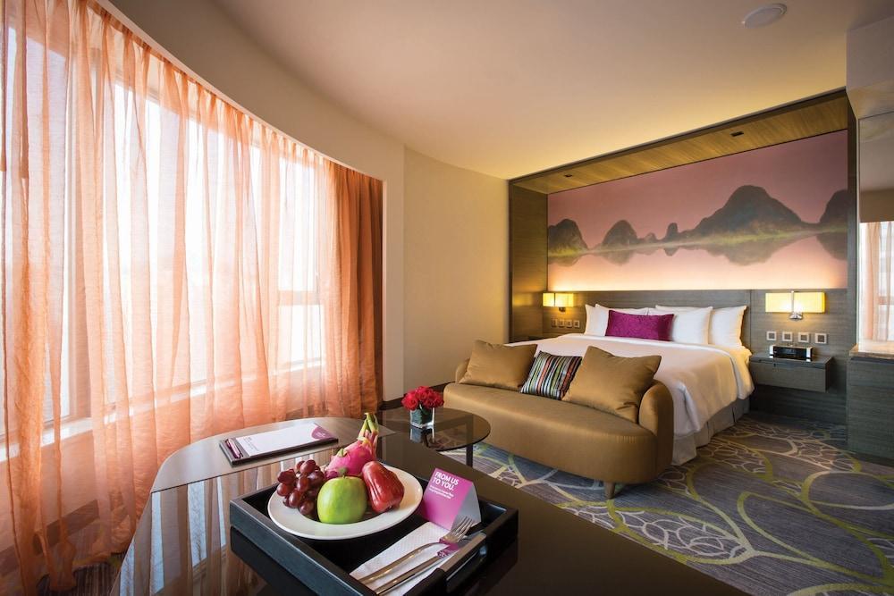 Crowne Plaza HONG KONG KOWLOON EAST - Tap to explore photos