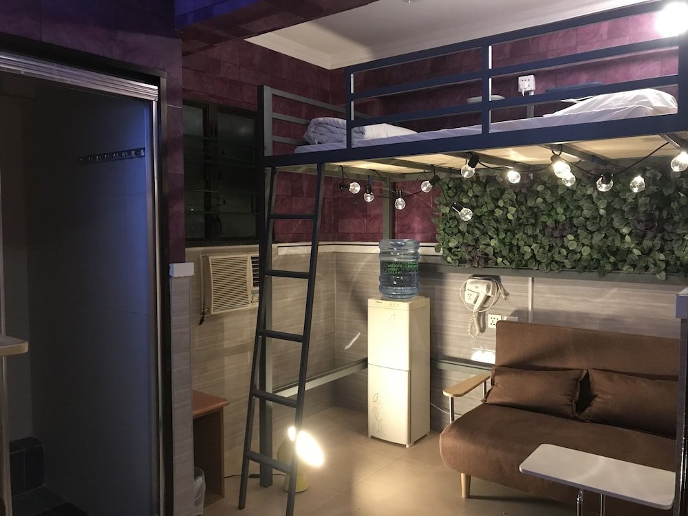 Kowloon New Hostel - Tap to explore photos
