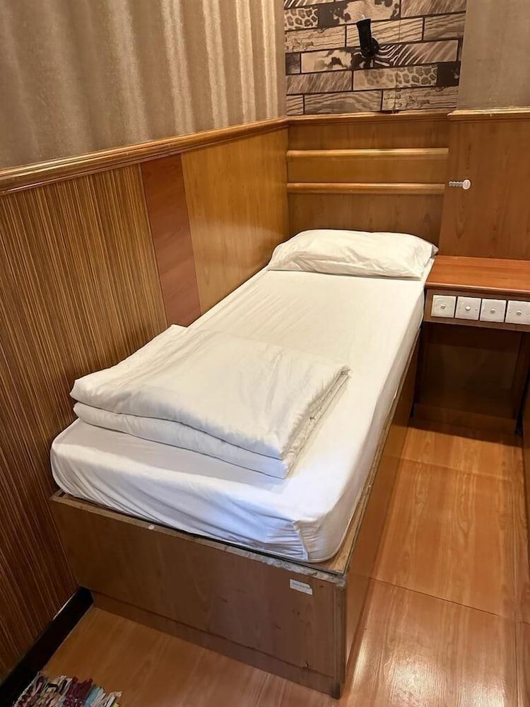 Kowloon New Hostel Room Type - Standard Single Room