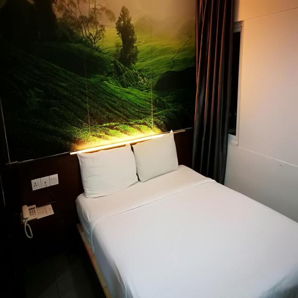 Swiss Hotel Kuala Lumpur - Tap to explore photos