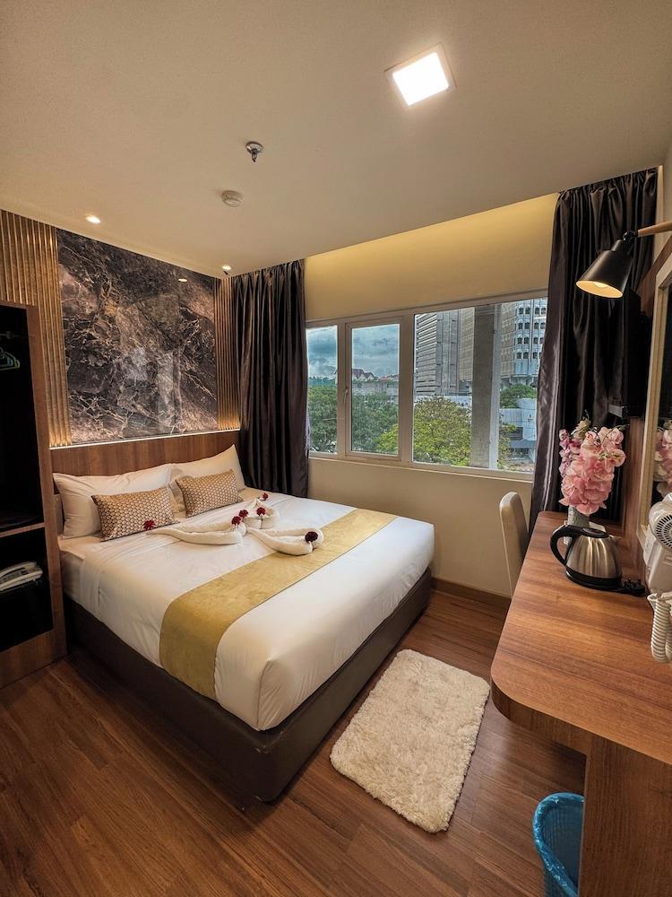 Swiss Hotel Kuala Lumpur - Tap to explore photos