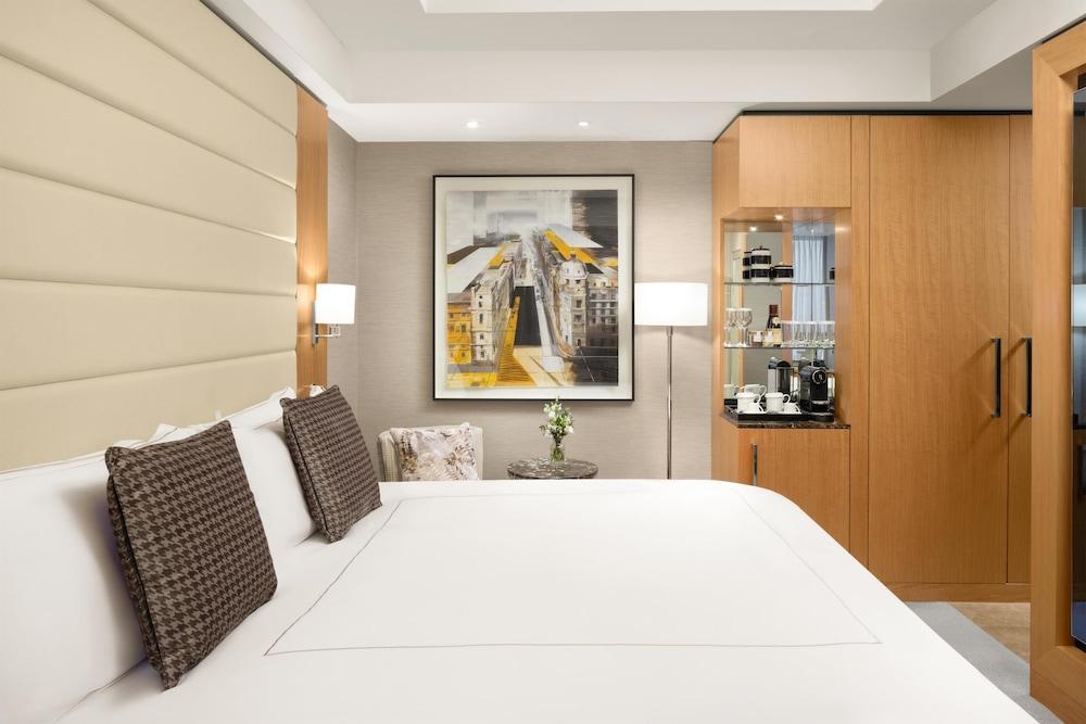 Conrad London St. James Room Type - FAMILY CONNECTING ROOM