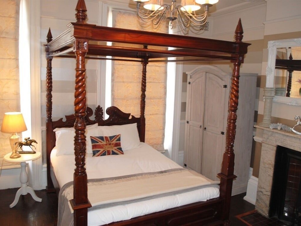 Kings Boutique Hotel - Tap to explore photos