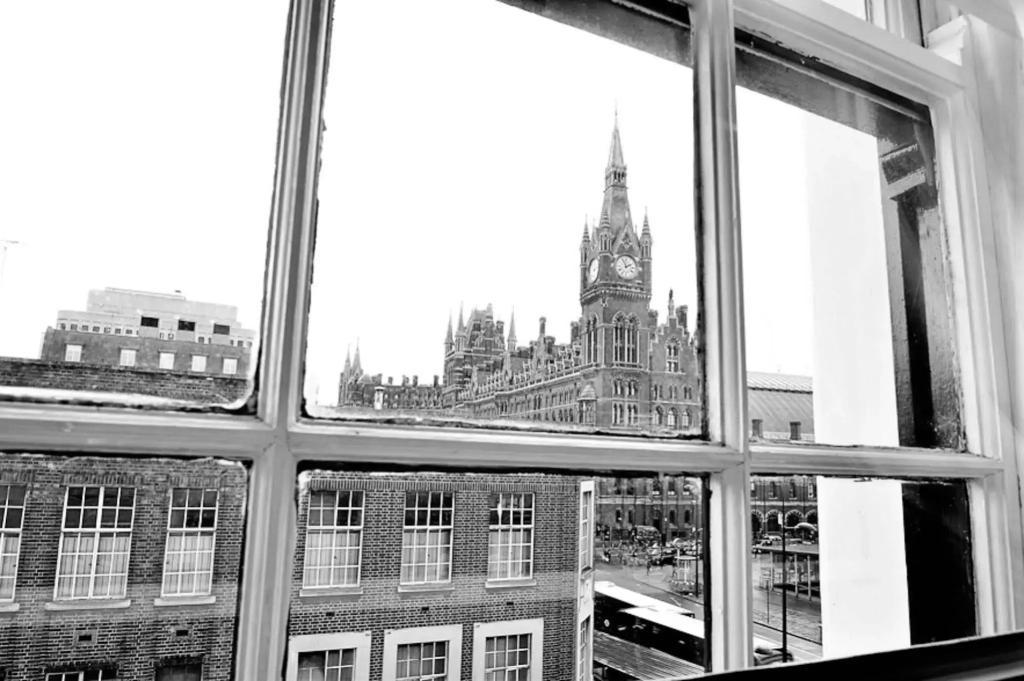 Kings Cross Inn Hotel - Tap to explore photos