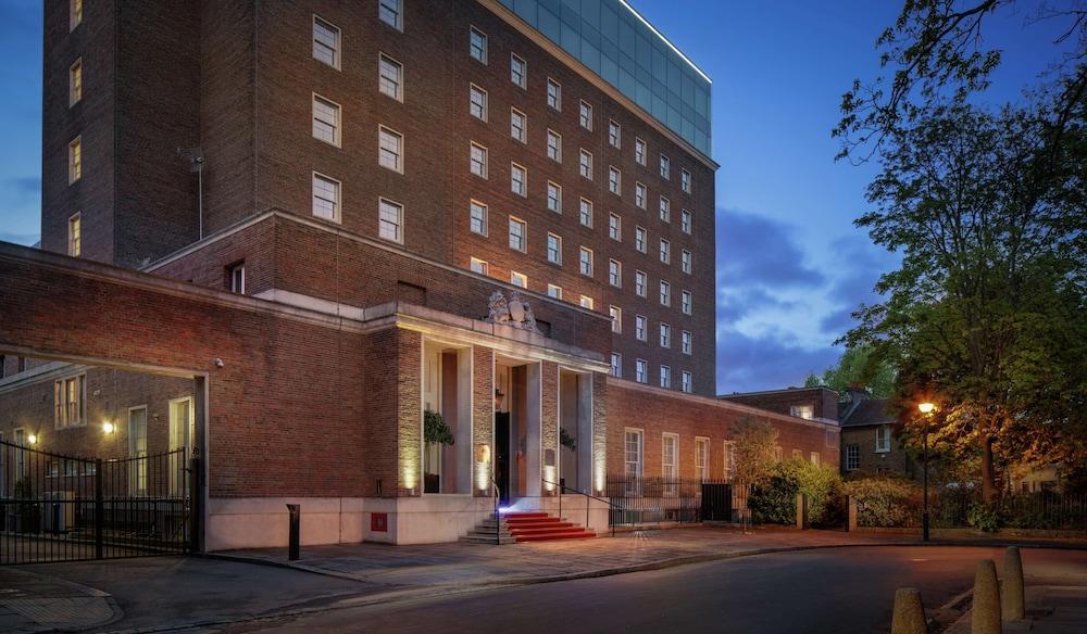 DoubleTree by Hilton London - Greenwich - Tap to explore photos