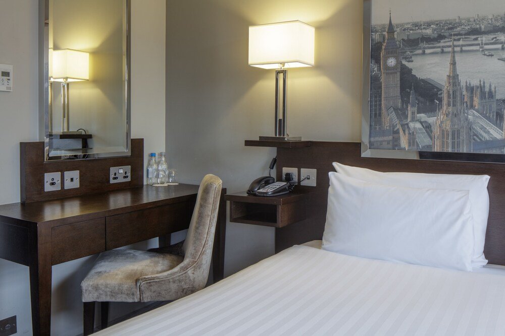 DoubleTree by Hilton London - Greenwich - Tap to explore photos