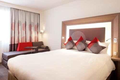 Novotel London Blackfriars - Tap to explore photos